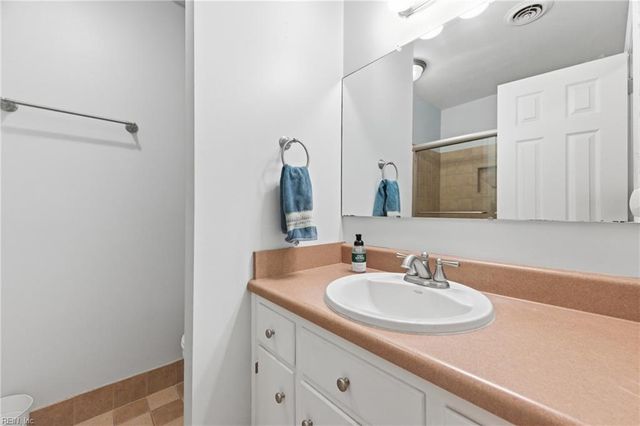 335 Deaton DR, Hampton, VA 23669