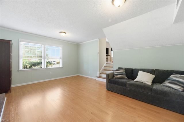 335 Deaton DR, Hampton, VA 23669