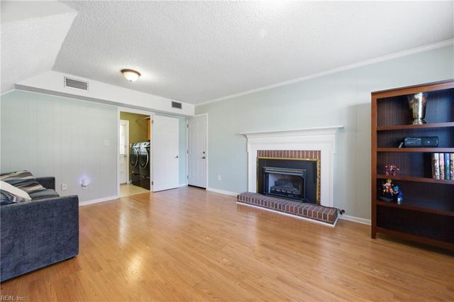 335 Deaton DR, Hampton, VA 23669