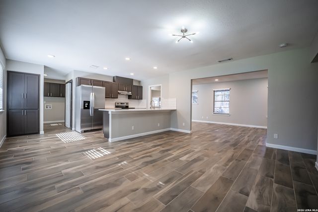 5628 CHARLIE CHAN DR, San Antonio, TX 78240