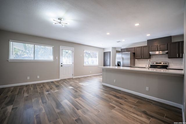 5628 CHARLIE CHAN DR, San Antonio, TX 78240