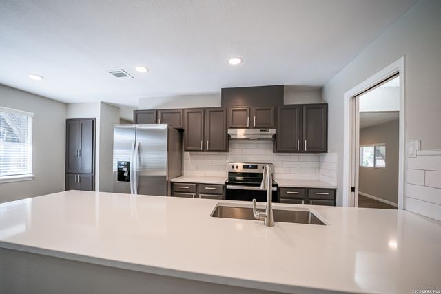 5628 CHARLIE CHAN DR, San Antonio, TX 78240