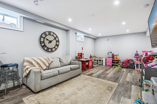 7 Freeman Avenue, Nesconset, NY 11767