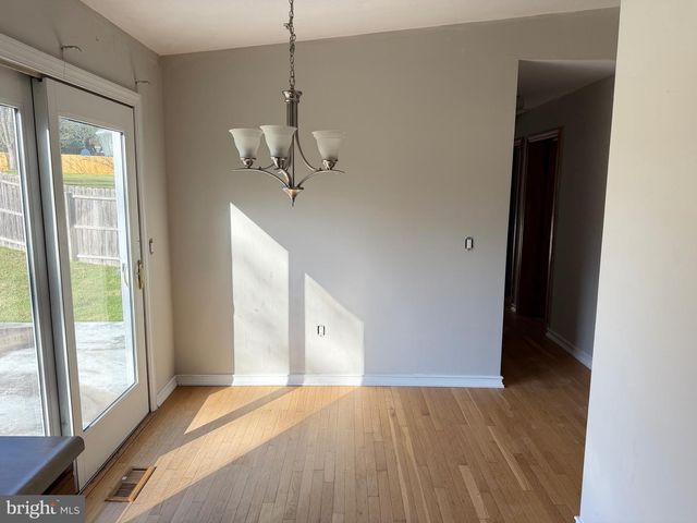 8 WHEATFIELD DR, Carlisle, PA 17015
