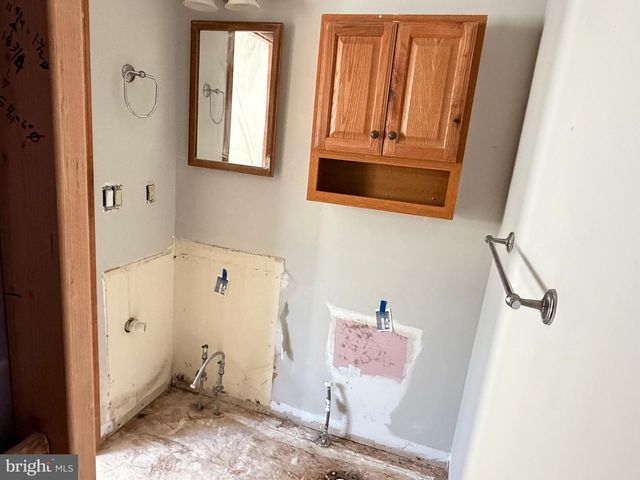 8 WHEATFIELD DR, Carlisle, PA 17015
