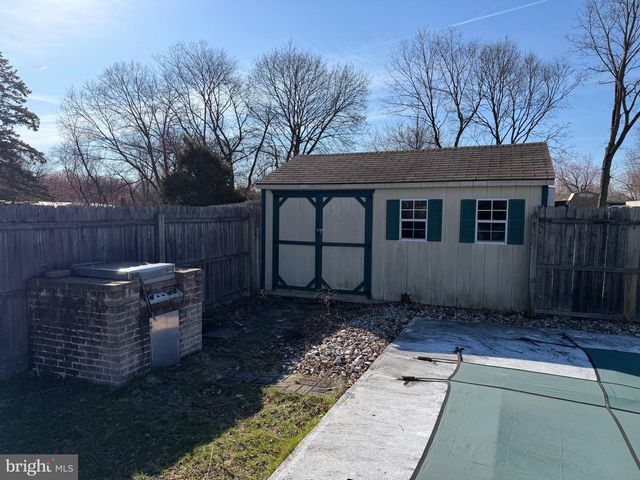 8 WHEATFIELD DR, Carlisle, PA 17015