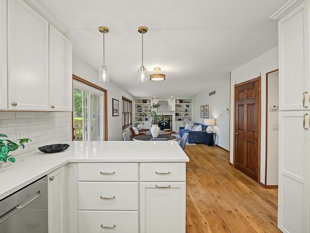 525 Harvest Lane, Verona, WI 53593