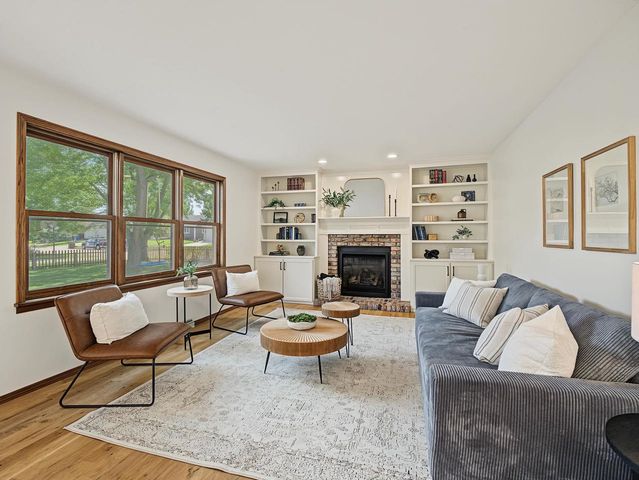 525 Harvest Lane, Verona, WI 53593