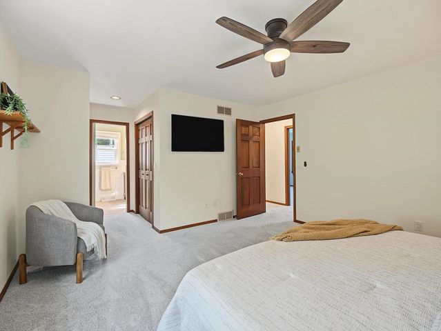 525 Harvest Lane, Verona, WI 53593
