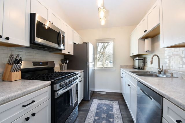 1406 River Oak Drive, Naperville, IL 60565