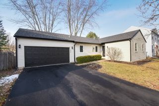 1406 River Oak Drive, Naperville, IL 60565