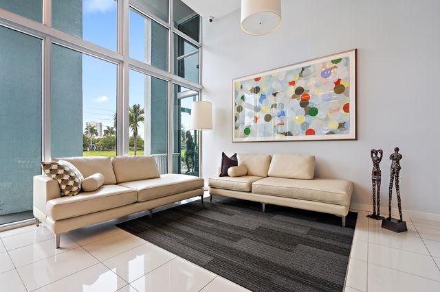 300 S Australian Avenue, West Palm Beach, FL 33401