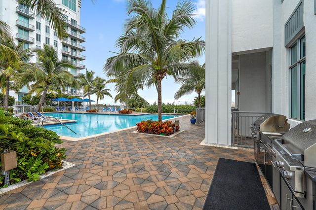 300 S Australian Avenue, West Palm Beach, FL 33401