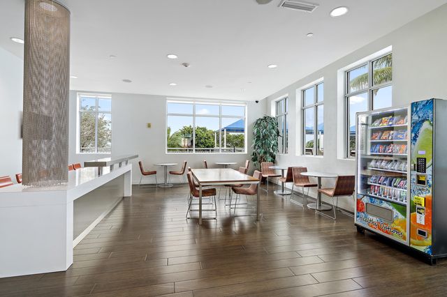 300 S Australian Avenue, West Palm Beach, FL 33401