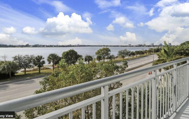 300 S Australian Avenue, West Palm Beach, FL 33401