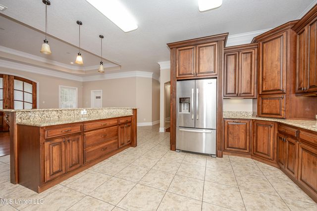 5851 Old Spanish Trail, Ocean Springs, MS 39564