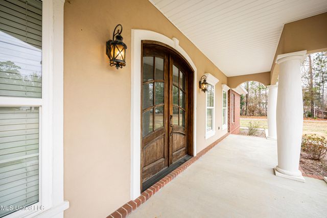 5851 Old Spanish Trail, Ocean Springs, MS 39564