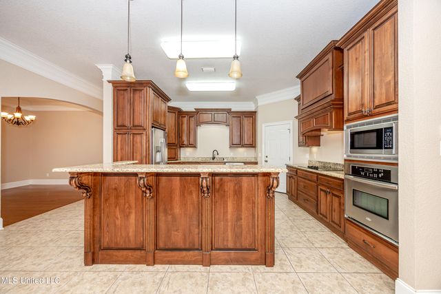 5851 Old Spanish Trail, Ocean Springs, MS 39564