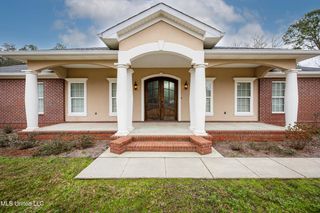 5851 Old Spanish Trail, Ocean Springs, MS 39564