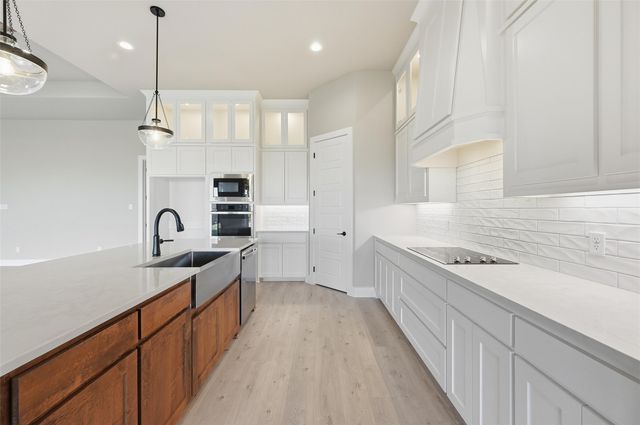 136 Grey Wolf, Godley, TX 76044