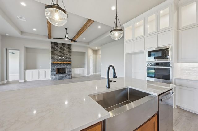 136 Grey Wolf, Godley, TX 76044