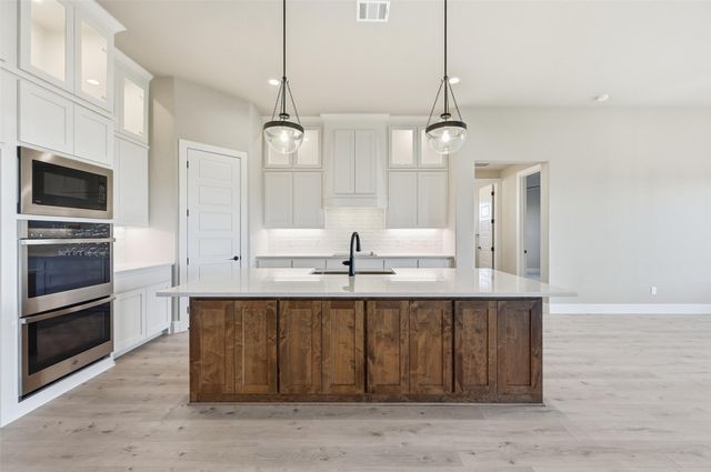 136 Grey Wolf, Godley, TX 76044