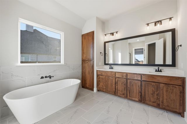 136 Grey Wolf, Godley, TX 76044