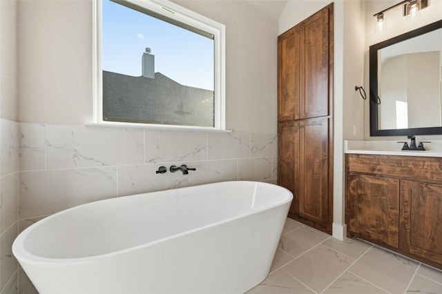 136 Grey Wolf, Godley, TX 76044