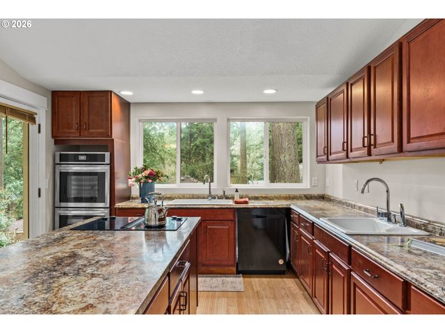 3283 STONEY RIDGE Rd, Eugene, OR 97405