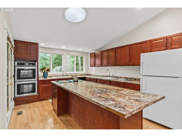 3283 STONEY RIDGE Rd, Eugene, OR 97405