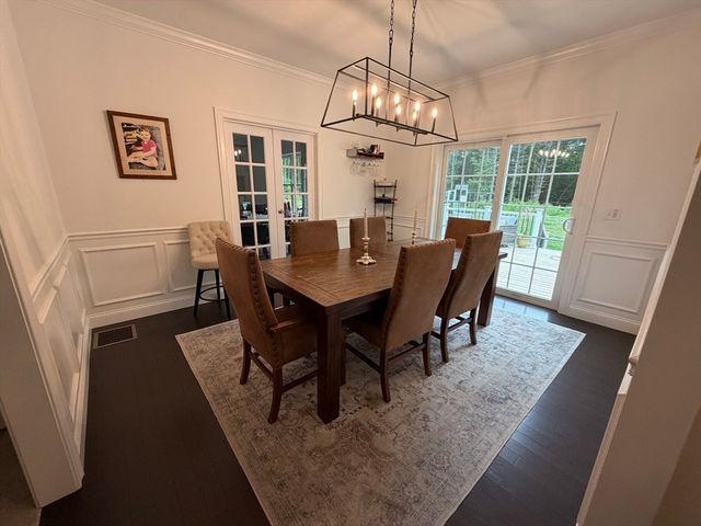 203 Albee Rd, Uxbridge, MA 01569