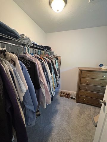 203 Albee Rd, Uxbridge, MA 01569