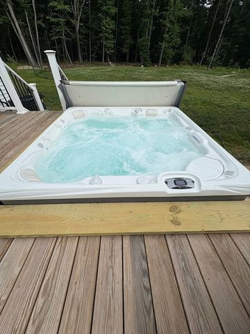203 Albee Rd, Uxbridge, MA 01569