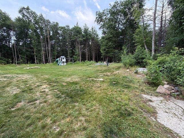 203 Albee Rd, Uxbridge, MA 01569