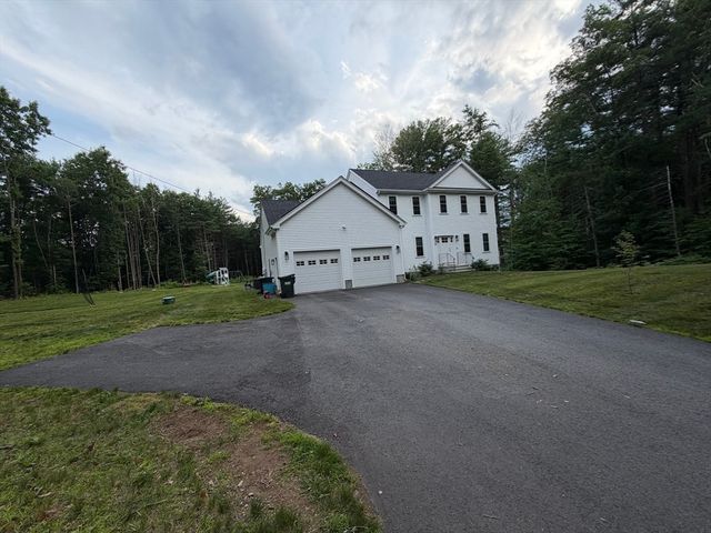203 Albee Rd, Uxbridge, MA 01569