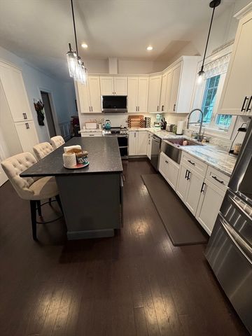 203 Albee Rd, Uxbridge, MA 01569