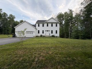 203 Albee Rd, Uxbridge, MA 01569
