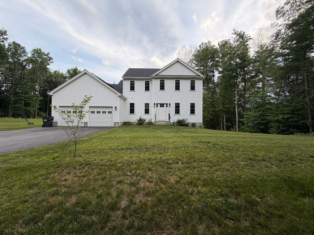 203 Albee Rd, Uxbridge, MA 01569