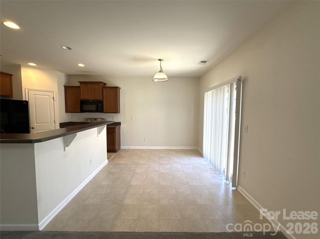 354 Cornielle Lane, Charlotte, NC 28216