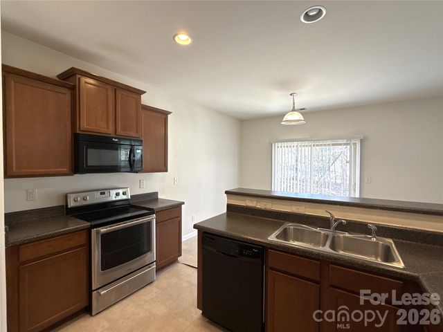 354 Cornielle Lane, Charlotte, NC 28216