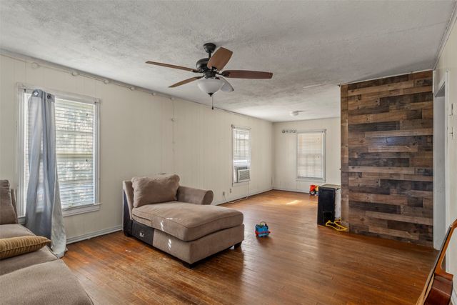 1301 E Ramsey Avenue, Fort Worth, TX 76104