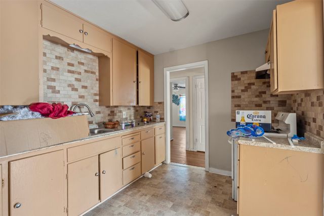 1301 E Ramsey Avenue, Fort Worth, TX 76104