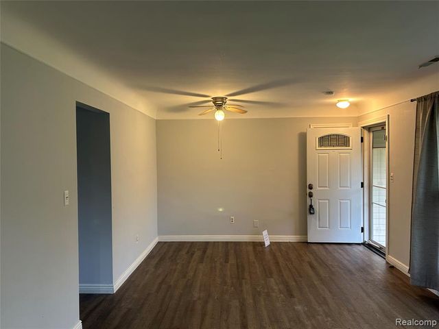 92 Kirk Lane, Troy, MI 48084