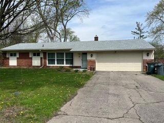 92 Kirk Lane, Troy, MI 48084