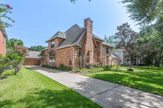 3722 Springhill Ln, Sugar Land, TX 77479