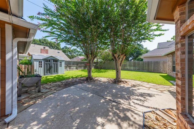 3722 Springhill Ln, Sugar Land, TX 77479