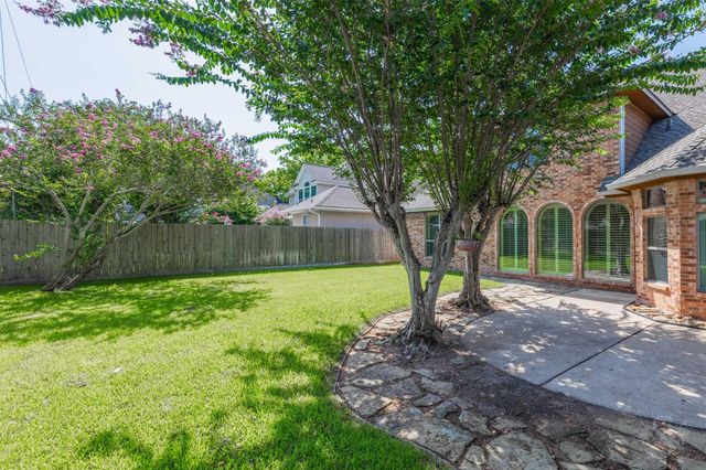 3722 Springhill Ln, Sugar Land, TX 77479