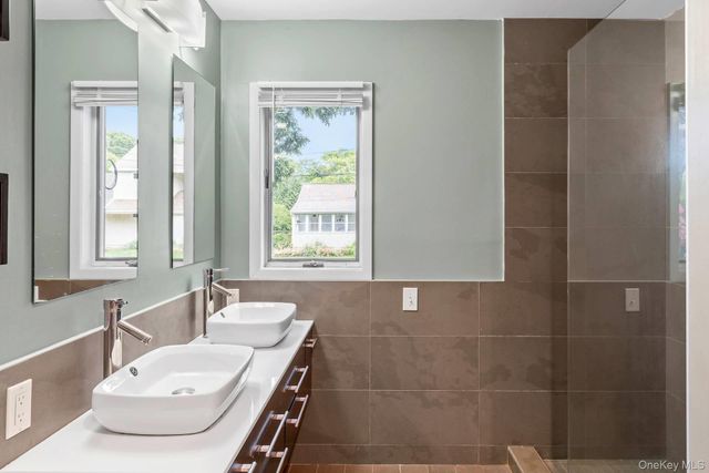 14 Hoover Court, Montauk, NY 11954