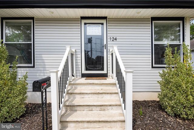 124 WASHINGTON, Mount Ephraim, NJ 08059