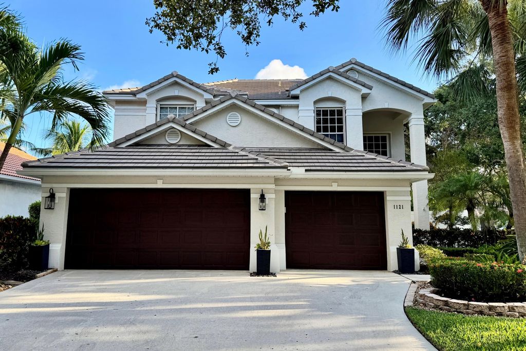 1121 Delray Lakes Drive, Delray Beach, FL 33444